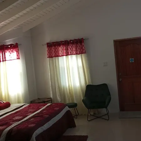 J Ochi Aparthotel